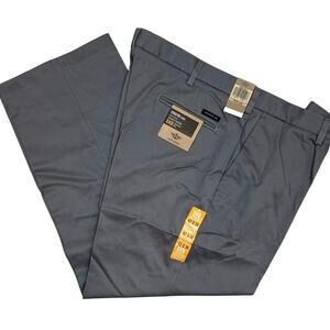 Dockers D3 Pants men’s 42x30 Classic fit NWT Signature Khaki Flat Front